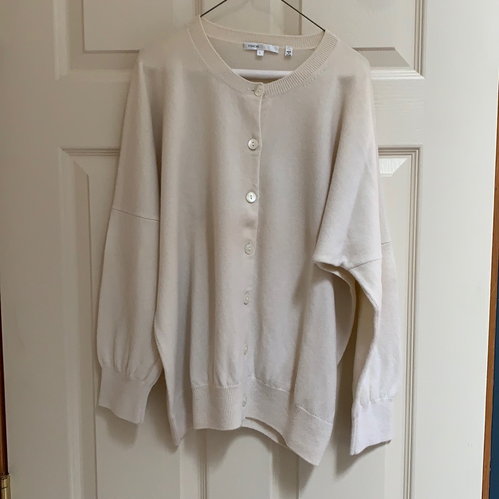 Vince. White Cashmere Sweater